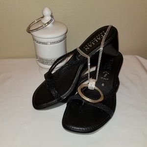 Womens Italian Shoemakers Black Sandals SZ 8